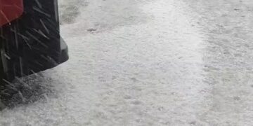 Las precipitaciones dejan una impresionante tormenta con pedrisco con 37 litros en 20 minutos en l'Olleria