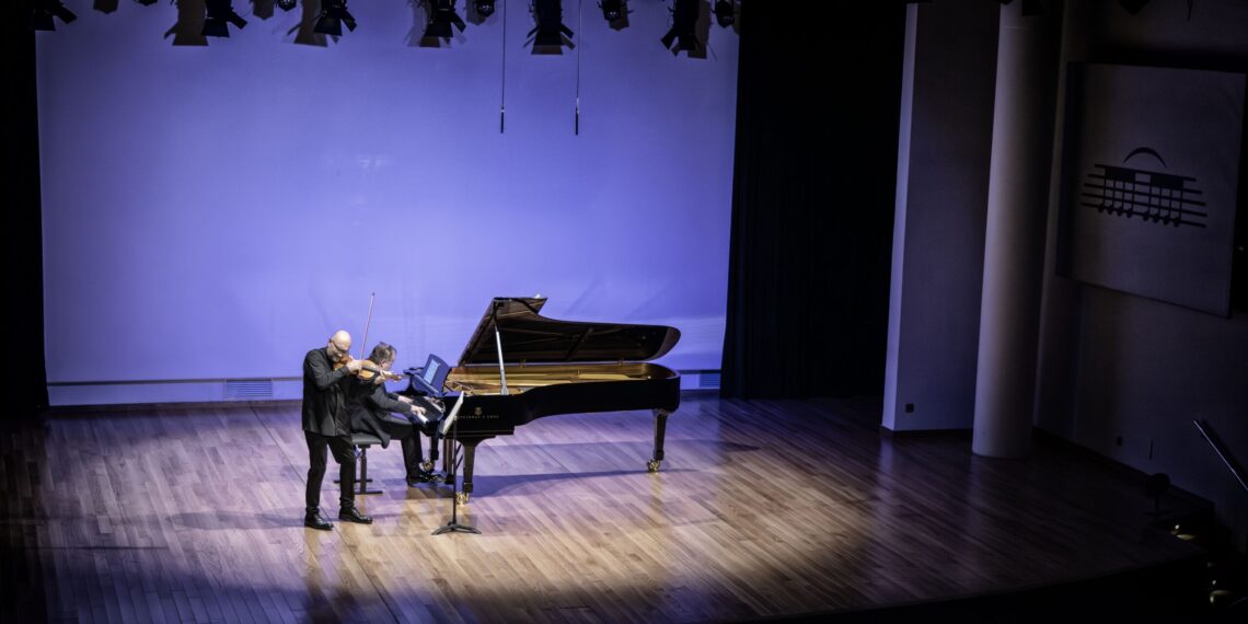 Vicente Huerta y Josu De Solaun culminan la integral de sonatas para violín y piano de Beethoven en «Cambra al Palau»
