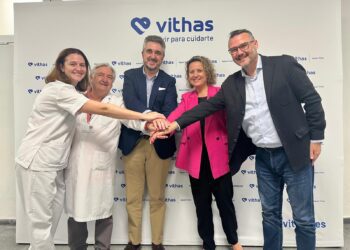 El Hospital Vithas Aguas Vivas y Guadalsalus firman una innovadora alianza para el tratamiento integral de salud mental y adicciones