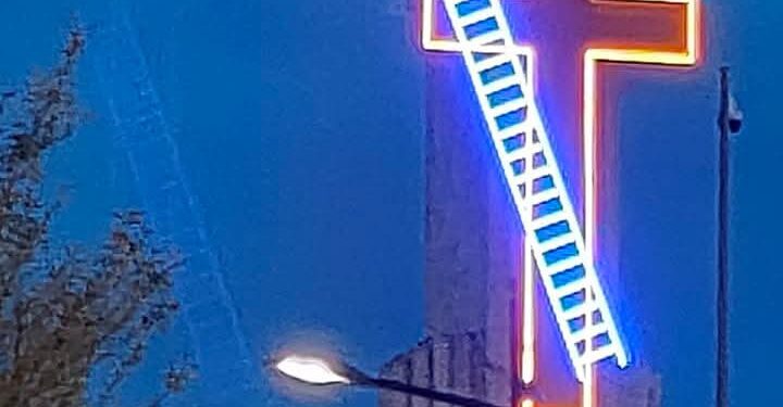 Lo Rat Penat llamenta les "excuses i la desídia" que han deixat a les Festes del Crist de Grau sense el seu emblema més representatiu 1 Lo Rat Penat llamenta les "excuses i la desídia" que han deixat a les Festes del Crist de Grau sense el seu emblema més representatiu