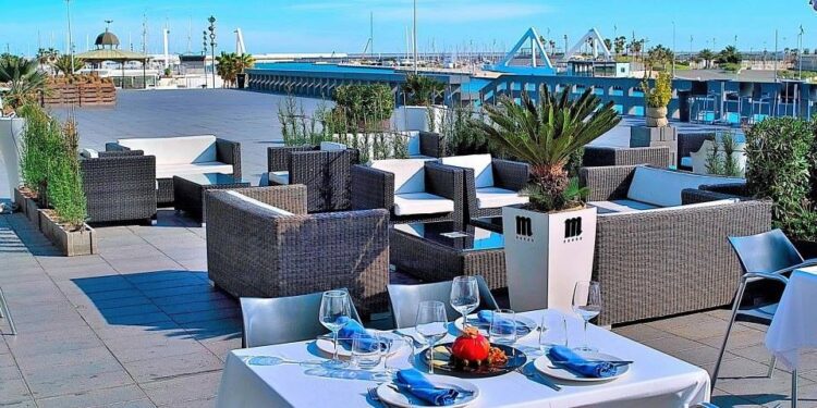 Guerra entre Catalá y 4 restaurantes de La Marina de Valencia, la alcaldesa enviará a la Policía Local a comprobar "su actividad"