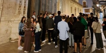 El PSPV denuncia la inacción de Catalá-Vox ante los botellones en la Lonja