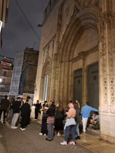 El PSPV denuncia la inacción de Catalá-Vox ante los botellones en la Lonja