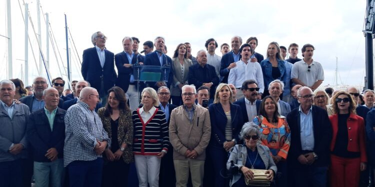 Paco Camps se reivindica ante cerca de 2.000 personas y asegura que busca un PPCV fuerte y unido