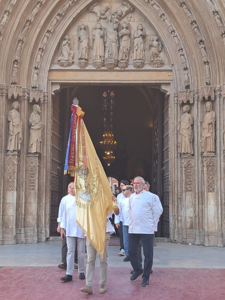 La Virgen procesionó a hombros por el Cap i Casal 23 WhatsApp Image 2025 05 12 at 10.03.191