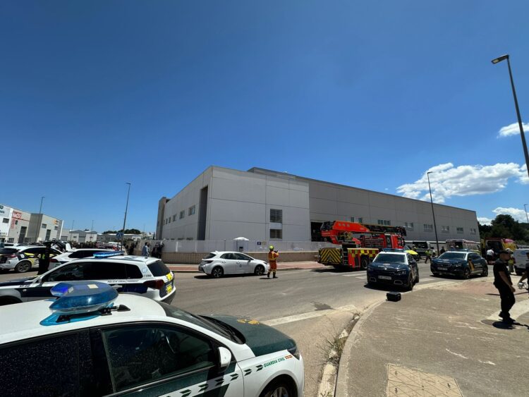 Tres heridos en una fábrica del Polígono Industrial Mas del Juge en Torrent