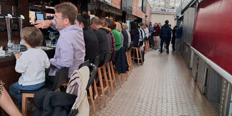 Nueva querella contra el Ayuntamiento de Catalá por posible prevaricación y "tratos especiales" en los Mercados Municipales 1 Nueva querella contra el Ayuntamiento de Catalá por posible prevaricación y «tratos especiales» en los Mercados Municipales