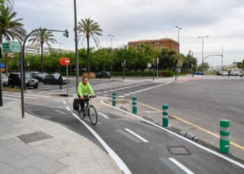 Nuevo carril bici que conecta la carrera de Malilla con el sur de la ciudad