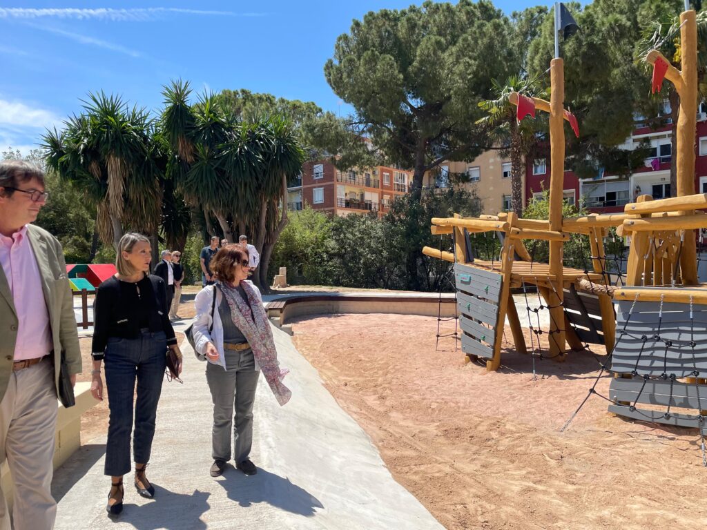 Valencia renueva sus juegos infantiles en el Parque de Benicalap con una restauración integral 2 WhatsApp Image 2025 05 21 at 13.52.19