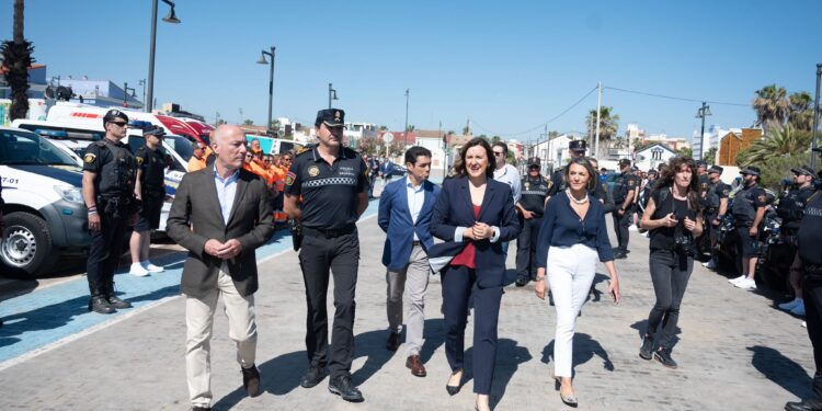 El Ajuntament de Valencia presenta el dispositivo de playas para garantizar la seguridad de los bañistas 1 El Ajuntament de Valencia presenta el dispositivo de playas para garantizar la seguridad de los bañistas