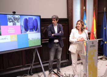 Valencia hará un Museo de Manolo Valdés en la nave del Parc Central rechazada por el IVAM