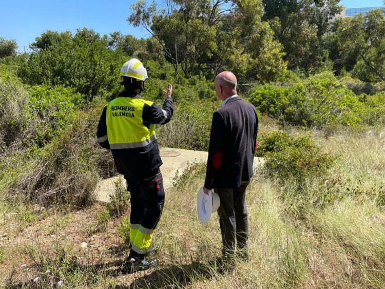 Devesa aplica escudo forestal con retardante contra incendios