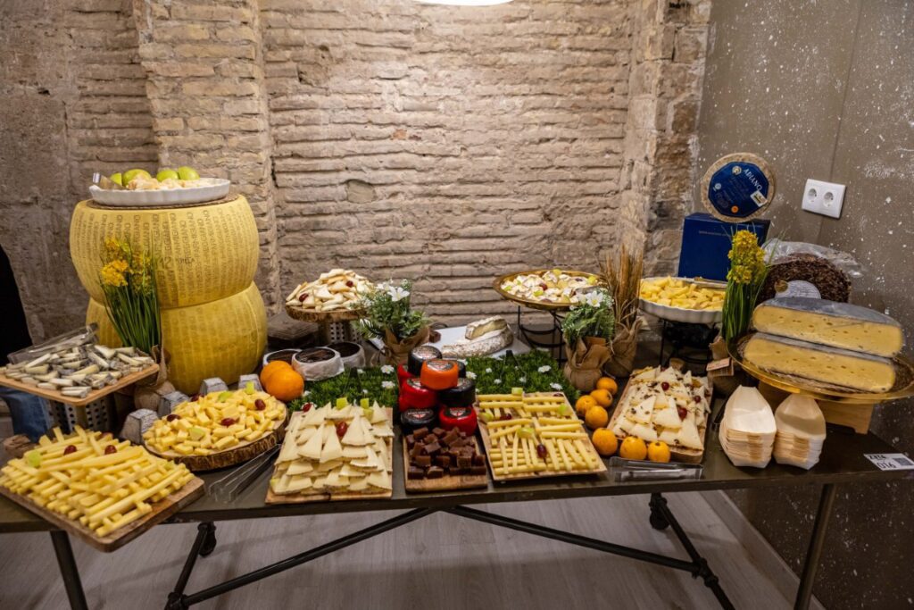 Zeta Bar abre sus puertas en la Plaza del Patriarca: cerveza artesana y producto local al máximo nivel 7 Zeta Bar abre sus puertas en la Plaza del Patriarca 20250424 192220 13 Mediana