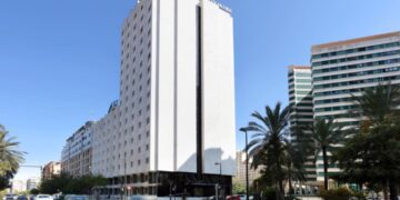 El hotel Exe Rey Don Jaime cambia de manos: Genefim lo adquiere por 50 millones de euros