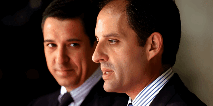 El Partit de Paco Camps (PPCV) va llegalisar l'us del català i el catalanisme 1 El Partit de Paco Camps (PPCV) va llegalisar l'us del català i el catalanisme