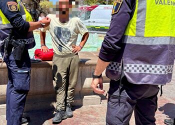Detenido un hombre por apuñalar en el cuello a una turista italiana en pleno centro de Valencia