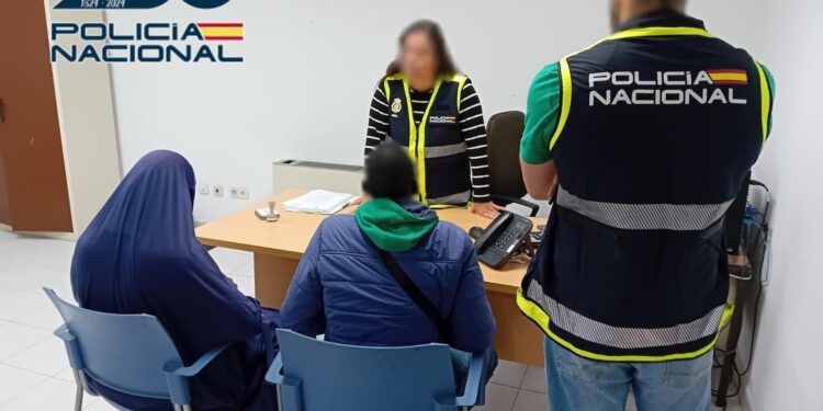 Detenida una pareja en Elche por someter a su hija de tres años a una ablación genital 1 Detenida una pareja en Elche por someter a su hija de tres años a una ablación genital