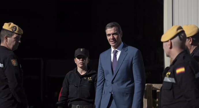 Pedro Sánchez se reunirá en Valencia con las asociaciones de víctimas de la DANA 1 Pedro Sánchez se reunirá en Valencia con las asociaciones de víctimas de la DANA