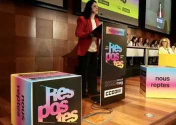 Ana García sigue al frente de CCOO CV: el sindicalismo se pinta de violeta (pero no renuncia al rojo)