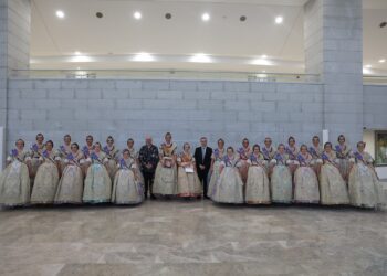 El Palau de la Música de Valencia ha acogido la presentación de los pasodobles oficiales de las Falleras Mayores de Valencia, Berta Peiró García y Lucía García Rivera