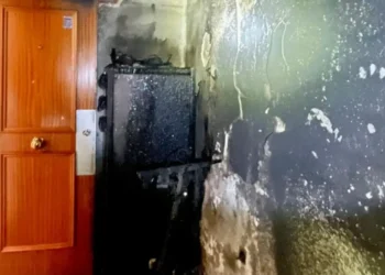 Incendio en Torrefiel: tres personas atrapadas por el fuego de dos patinetes eléctricos en Valencia