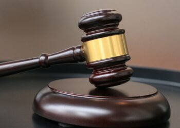 Primera demanda admitida contra el Estado por no aplicar la Ley ELA  7 Héctor Melero: el primer fiscal ciego de España revoluciona la justicia valenciana