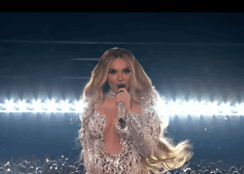 Esta noche Melody defiende el pabellón español con "Esa Diva" en Eurovisión