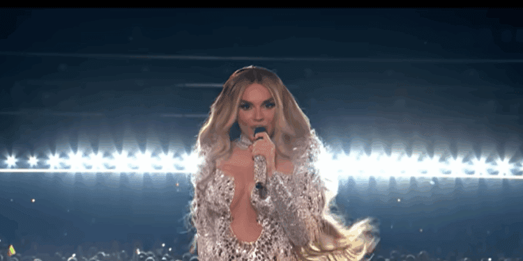 Esta noche Melody defiende el pabellón español con "Esa Diva" en Eurovisión