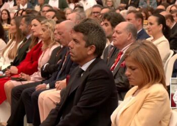 16.000 valencianos acuden a la Missa d’Infants de la Mare de Deu dels Desamparats