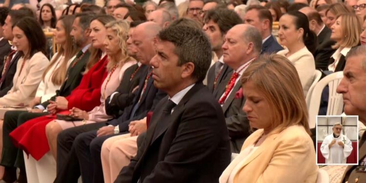 16.000 valencianos acuden a la Missa d’Infants de la Mare de Deu dels Desamparats