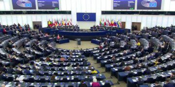 Lo Rat Penat denuncia el despreci del Govern de Pedro Sánchez cap al valencià