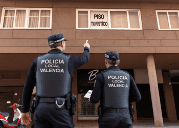 El Gobierno exige a Mazón actuar contra los pisos turísticos ilegales: «No hay excusa para no sancionar»