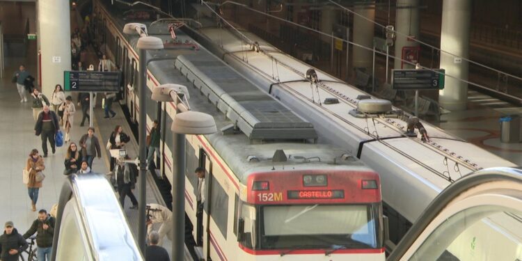 Renfe amplía el plan de transporte por carretera entre Castelló y Vinaròs este fin de semana por obras de Adif