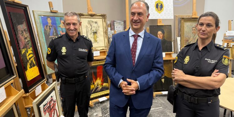 La Policía de la Generalitat interviene 41 obras falsas de pintores como Warhol, Sorolla, Dalí, Madrazo o Zuloaga que se pretendían subastar por 1,2 millones de euros