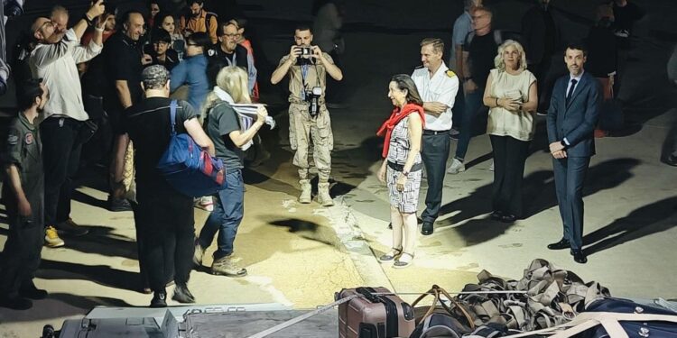 Llegan a España los primeros evacuados de Israel e Irán ante la escalada de tensión internacional 1 Llegan a España los primeros evacuados de Israel e Irán ante la escalada de tensión internacional