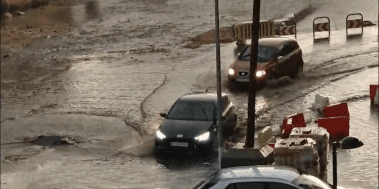 Catarroja, al borde del colapso: el alcantarillado revienta con las lluvias y el vecindario clama por soluciones urgentes 1 Catarroja, al borde del colapso: el alcantarillado revienta con las lluvias y el vecindario clama por soluciones urgentes