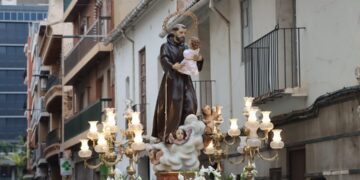 Torrent celebra las fiestas en honor a Sant Antoni de Padua con actos religiosos, culturales y festivos
