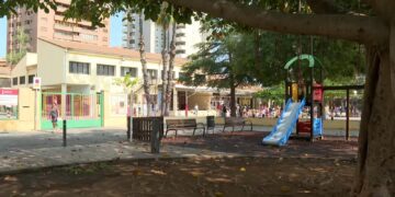 Una foto, un objeto personalizado o una cesta: así agradecen las familias valencianas al profesorado al final de curso