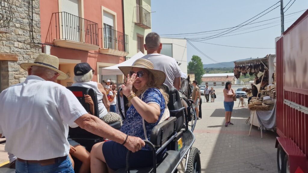 Barracas celebra su XVIII Feria con una apuesta firme por las tradiciones rurales, la vivienda social y el futuro del mundo rural 3 Barracas celebra su XVIII Feria 20250614 104300 Mediana 16