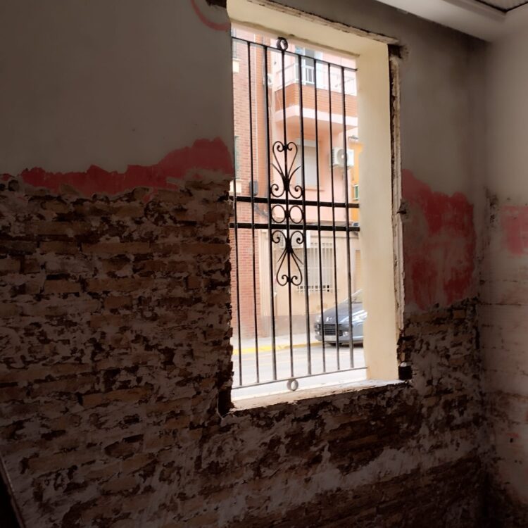 Dónde otros ya no están ellos siguen, alumnos de FP trabajan aún en la zona DANA de Valencia