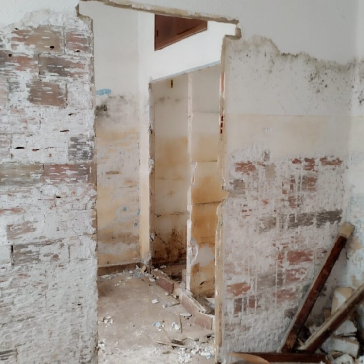 Dónde otros ya no están ellos siguen, alumnos de FP trabajan aún en la zona DANA de Valencia