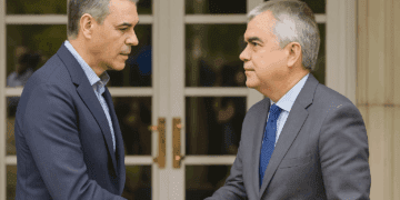 El PP acusa a Santos Cerdán de no renunciar a su acta de diputado para «bloquear la justicia» y «destruir pruebas»