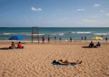 Fallece una mujer ahogada en la playa Norte de Gandía