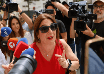 Leire Díez se planta en Ferraz: “No diré nada y seguiré sin decir nada”