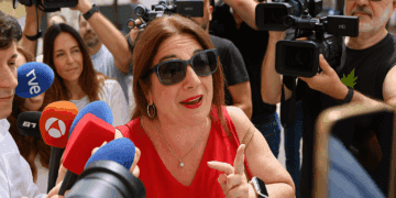 Leire Díez se planta en Ferraz: “No diré nada y seguiré sin decir nada”