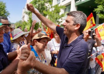 Mazón denuncia en Madrid que el Gobierno de Sánchez “ha dejado de defender a los valencianos y a los españoles”