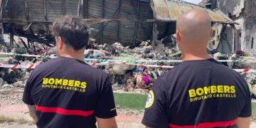 Los Bomberos de la Diputació de Castelló dan por extinguido el incendio industrial de Almassora