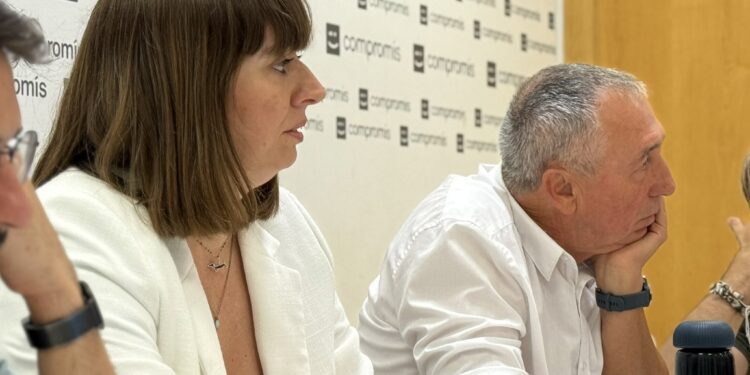 Sumar e IU confían en un acuerdo con Compromís que evite la ruptura en el Congreso 1 Sumar e IU confían en un acuerdo con Compromís que evite la ruptura en el Congreso