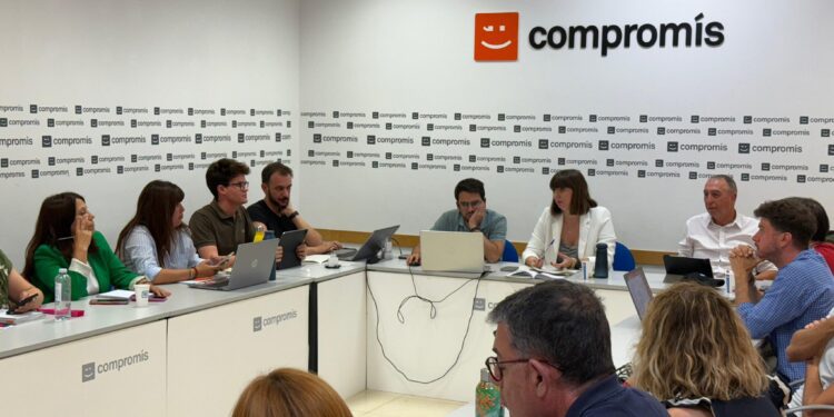 Més-Compromís propone romper con Sumar para reforzar la voz valenciana en el Congreso 1 Més-Compromís propone romper con Sumar para reforzar la voz valenciana en el Congreso