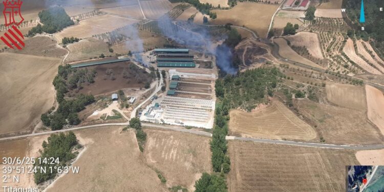 3 medios aéreos luchan contra un incendio forestal declarado en Titaguas 1 3 medios aéreos luchan contra un incendio forestal declarado en Titaguas